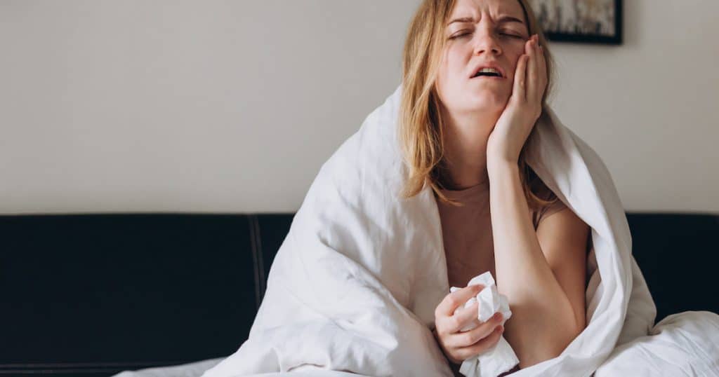 Extreme Tooth Pain at Night Keeping You Awake? Read This First