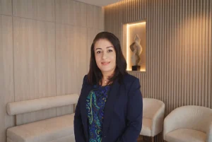 Dr.-Mahvareh-Akhgar